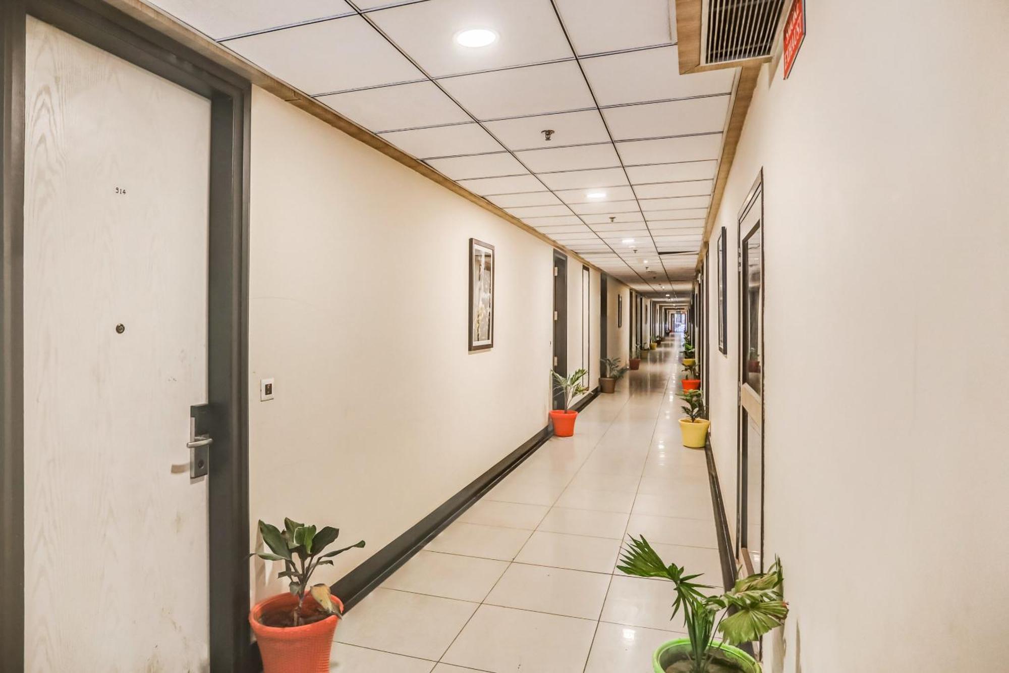 Collection O Limewood Stay Gurgaon Esterno foto